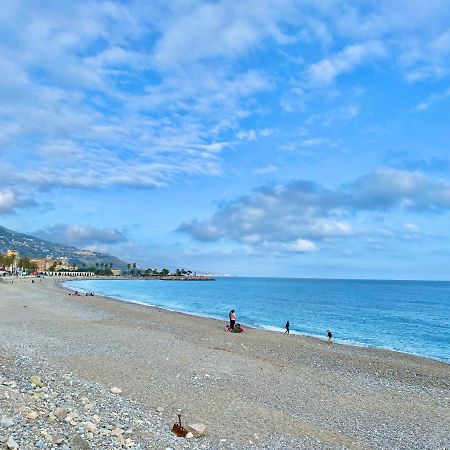 Bioves En Duplex-Climatisation-Centre Ville-Plage Menton Luaran gambar