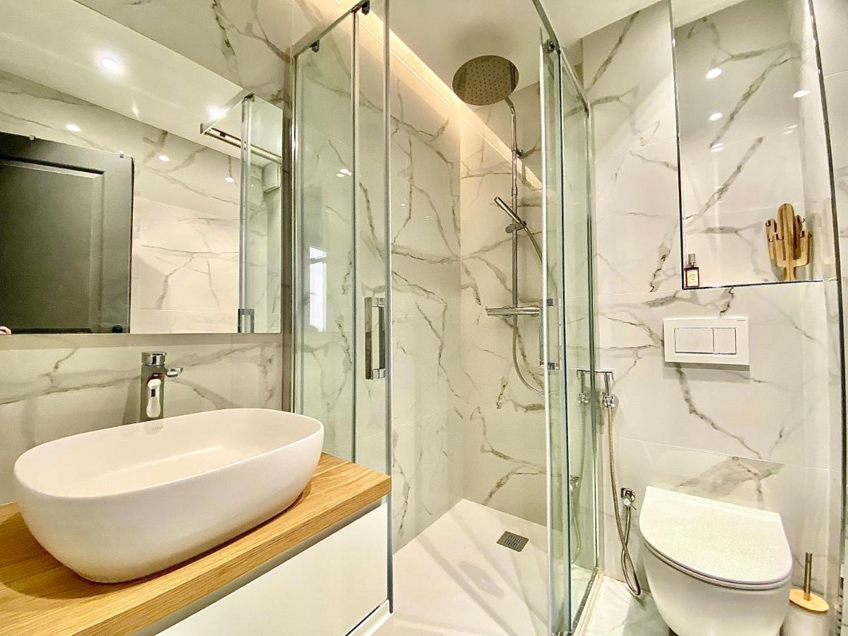 Bioves En Duplex-Climatisation-Centre Ville-Plage Menton Luaran gambar